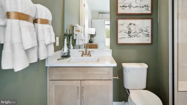 $1,499,999 | 39948 McElnea Mnr Court, Lovettsville, VA 20180