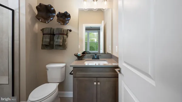 $1,499,999 | 39948 McElnea Mnr Court, Lovettsville, VA 20180