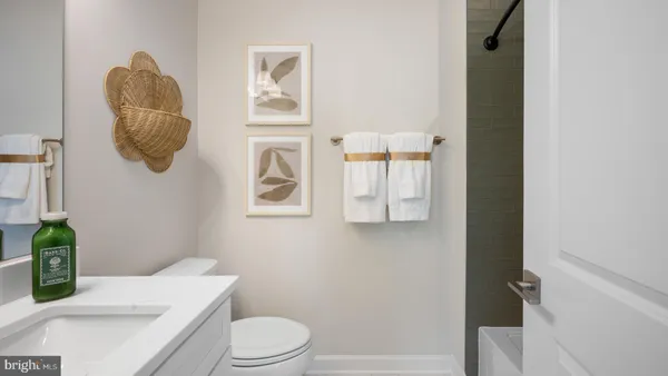 $1,499,999 | 39948 McElnea Mnr Court, Lovettsville, VA 20180