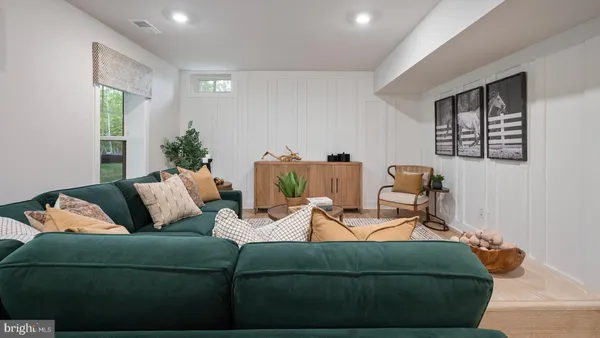 $1,499,999 | 39948 McElnea Mnr Court, Lovettsville, VA 20180