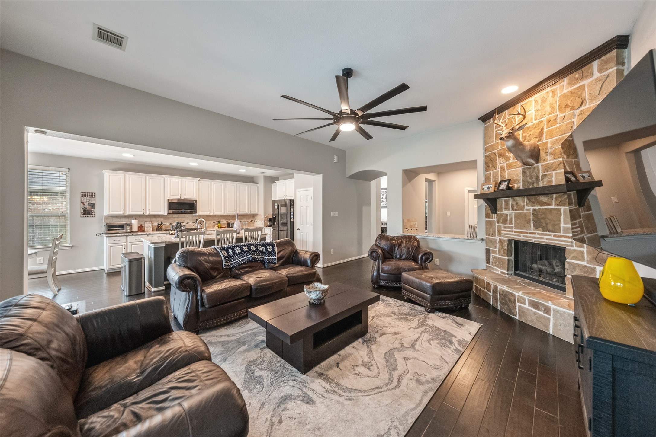 8109 Threadtail Street Conroe, TX 77385 - Photo 11 of 33