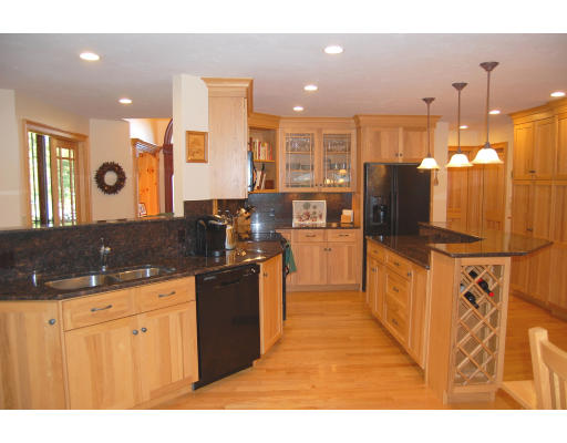 42 Cobbler Road Mansfield, MA 02048 - Photo 11 of 30 Gallery Image 11