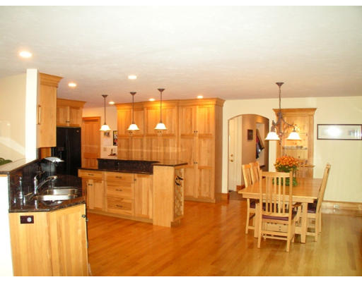 42 Cobbler Road Mansfield, MA 02048 - Photo 13 of 30 Gallery Image 13