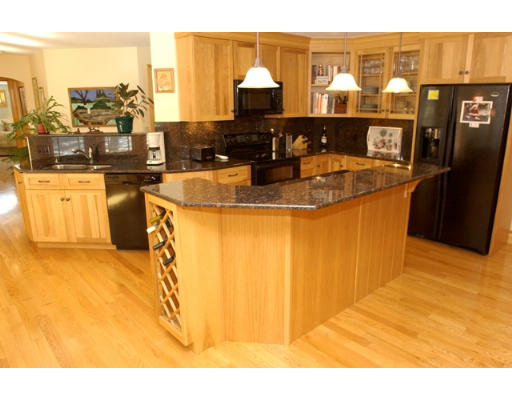 42 Cobbler Road Mansfield, MA 02048 - Photo 6 of 30 Gallery Image 6