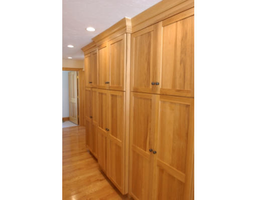 42 Cobbler Road Mansfield, MA 02048 - Photo 8 of 30 Gallery Image 8