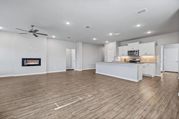 $2,095 | 620 Shade Tree Way, Princeton, TX 75407