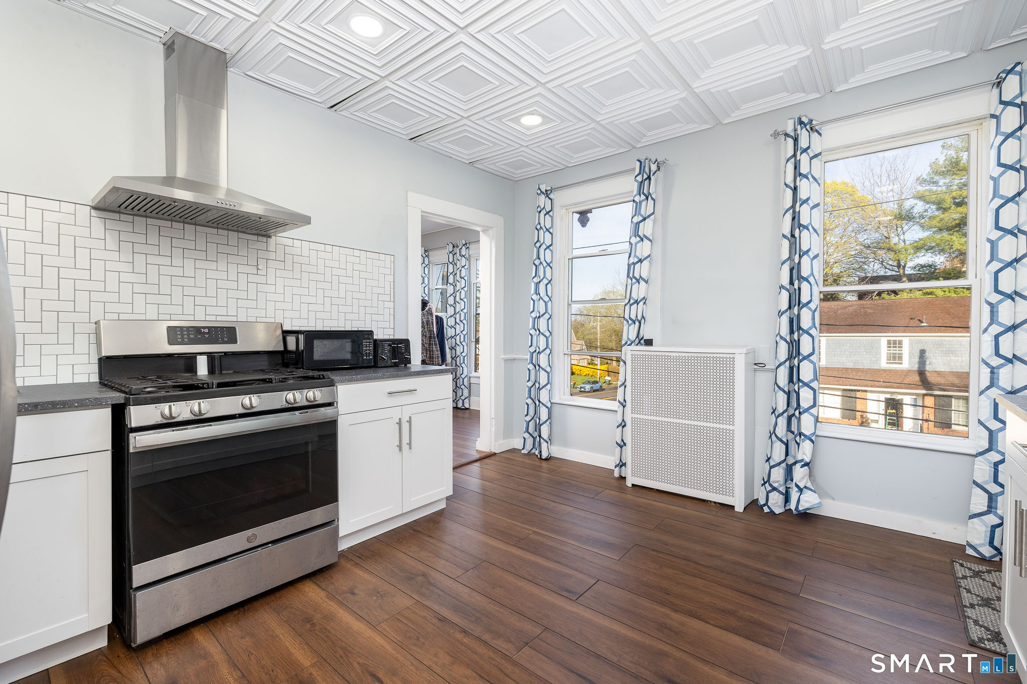 472 East Main Street Meriden, CT 06450 - Photo 23 of 43 2nd floor unit