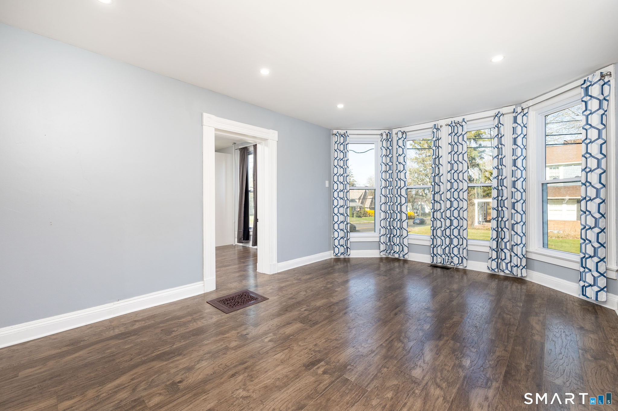 472 East Main Street Meriden, CT 06450 - Photo 4 of 43