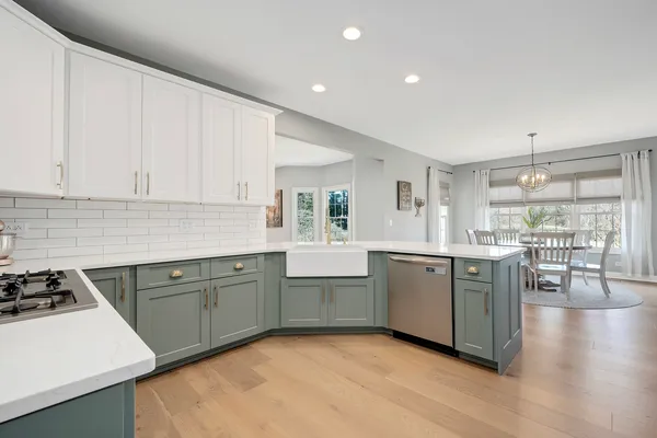 $985,000 | 4440 Lee Avenue, Downers Grove, IL 60515