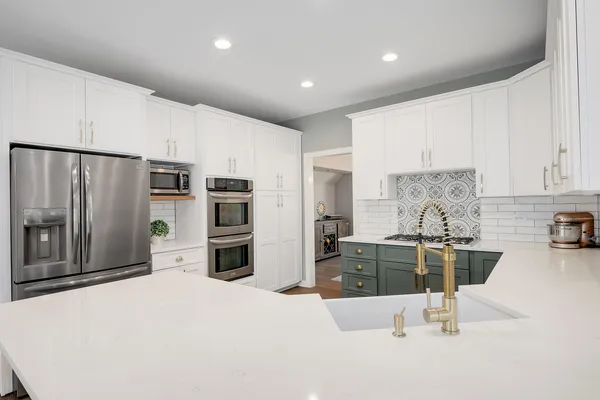 $985,000 | 4440 Lee Avenue, Downers Grove, IL 60515