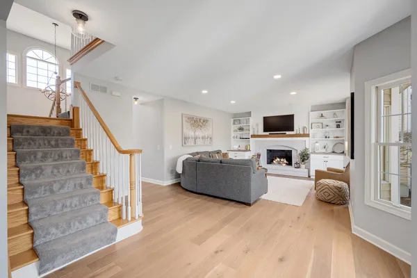 $985,000 | 4440 Lee Avenue, Downers Grove, IL 60515