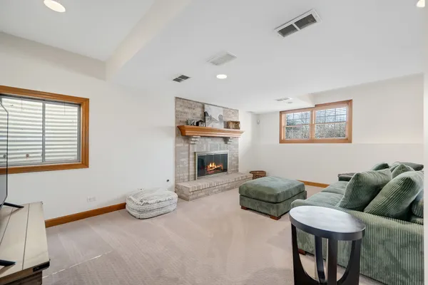 $985,000 | 4440 Lee Avenue, Downers Grove, IL 60515