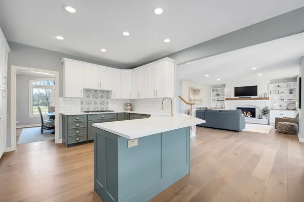 $985,000 | 4440 Lee Avenue, Downers Grove, IL 60515