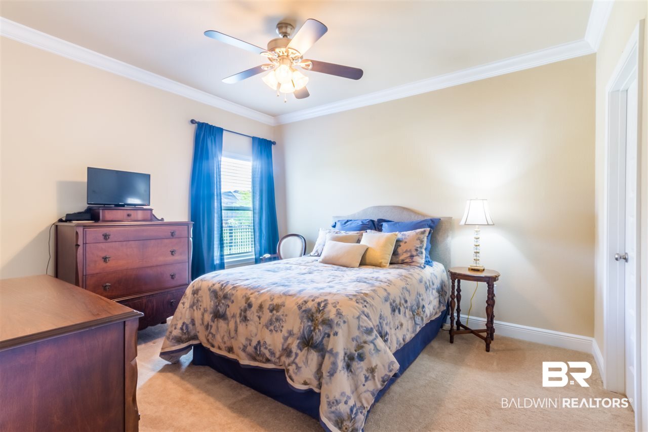 4094 Craigend Loop Gulf Shores, AL 36542 - Photo 21 of 33 Bedroom with EnSuite Bath