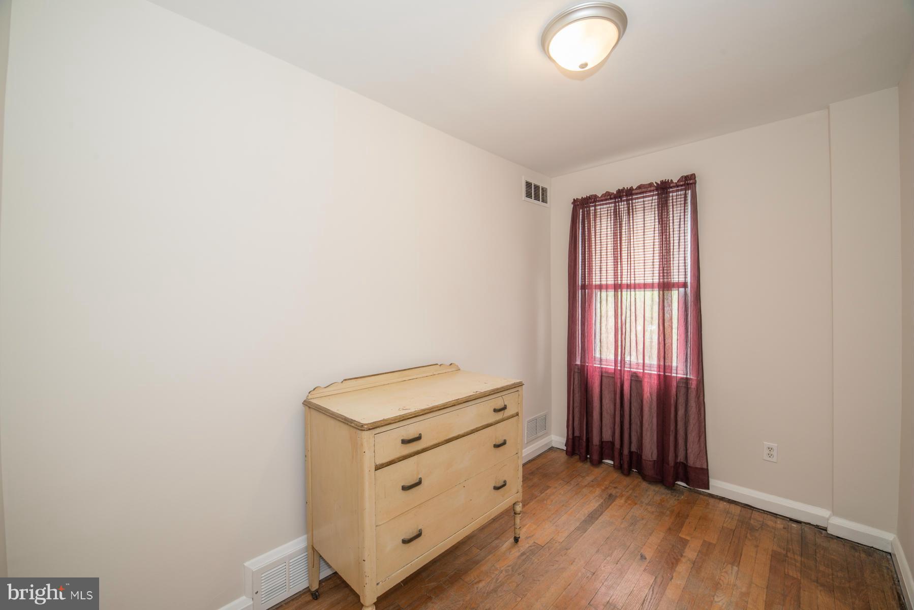 7337 Kirtley Road Baltimore, MD 21224 - Photo 15 of 30 Bedroom