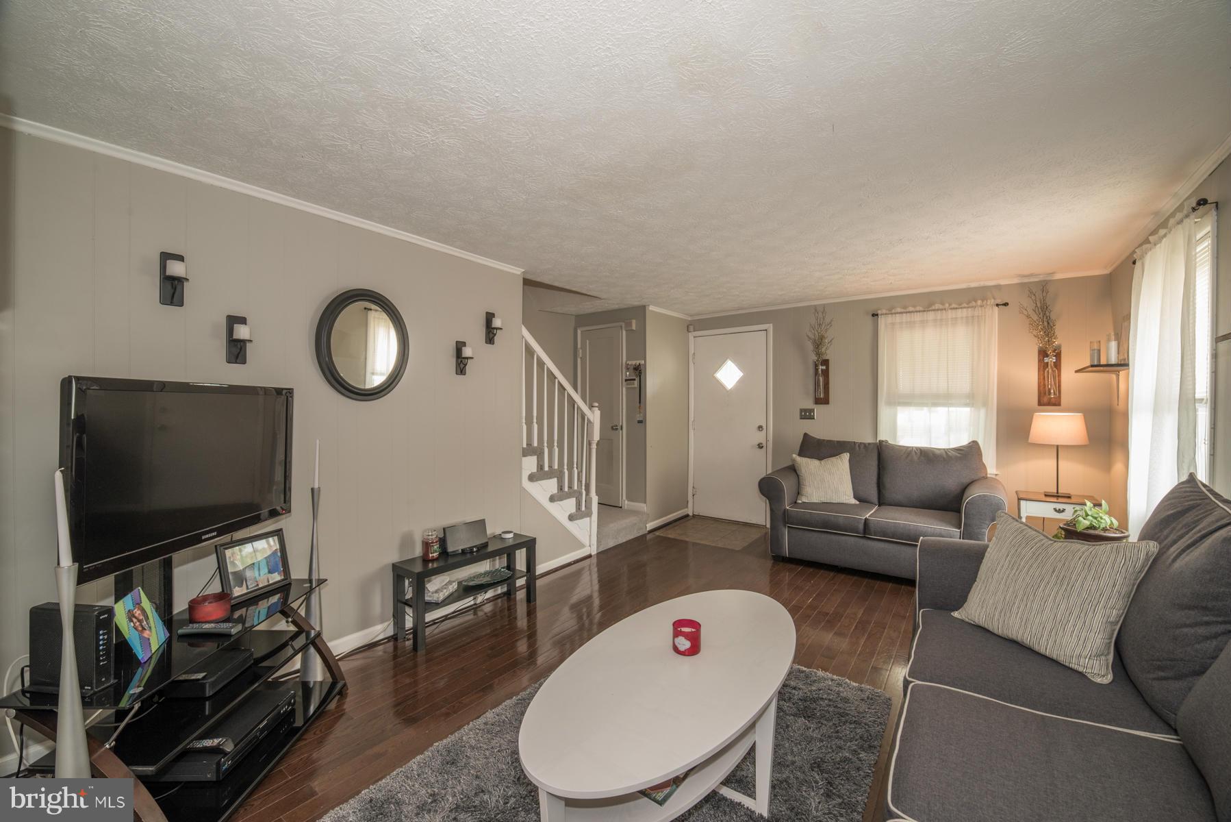 7337 Kirtley Road Baltimore, MD 21224 - Photo 5 of 30 Living Room