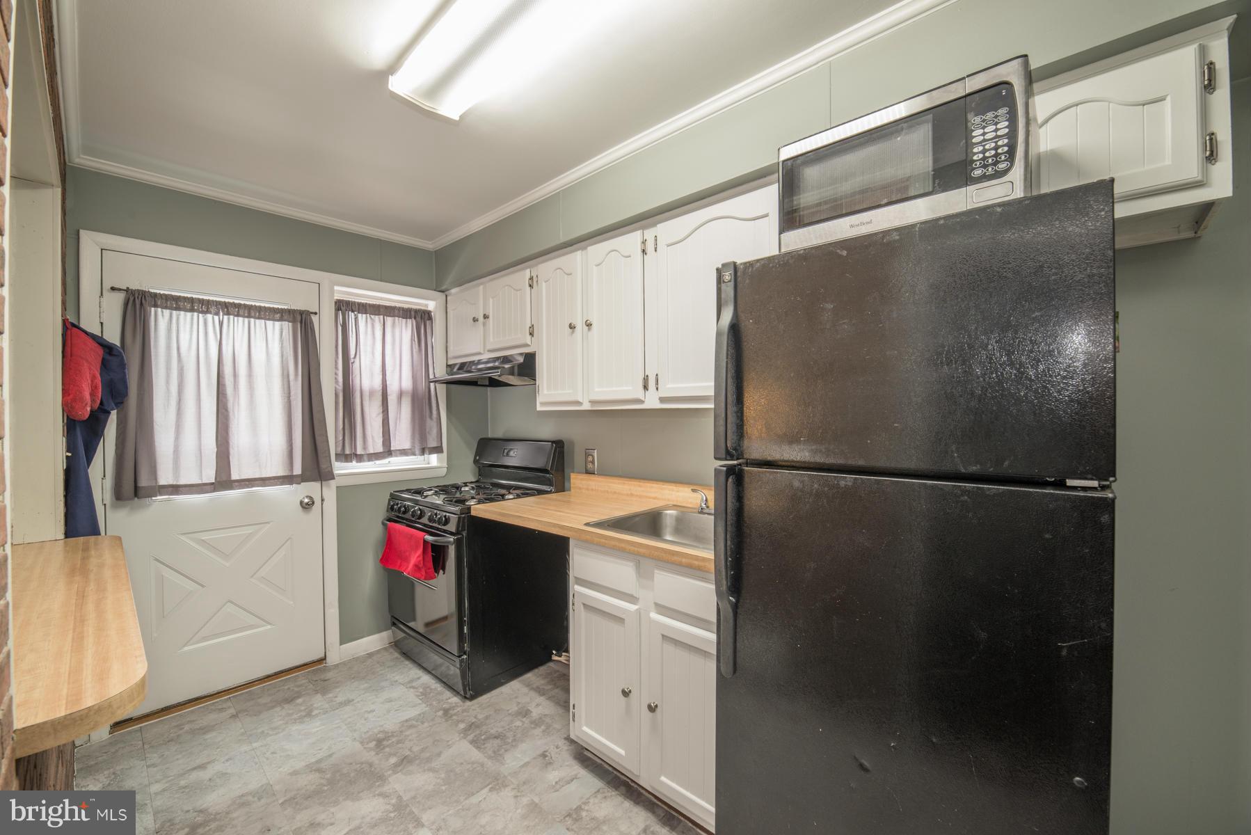 7337 Kirtley Road Baltimore, MD 21224 - Photo 8 of 30 Kitchen