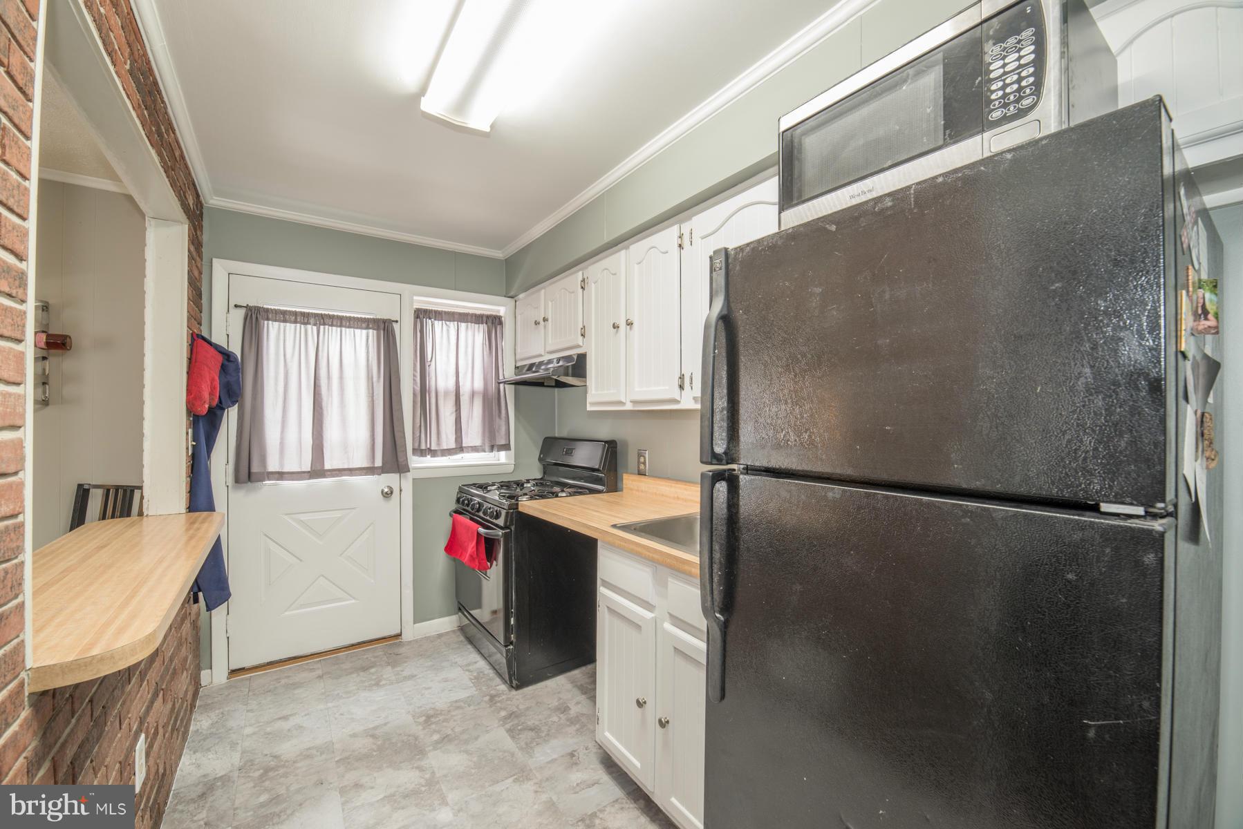 7337 Kirtley Road Baltimore, MD 21224 - Photo 9 of 30 Kitchen