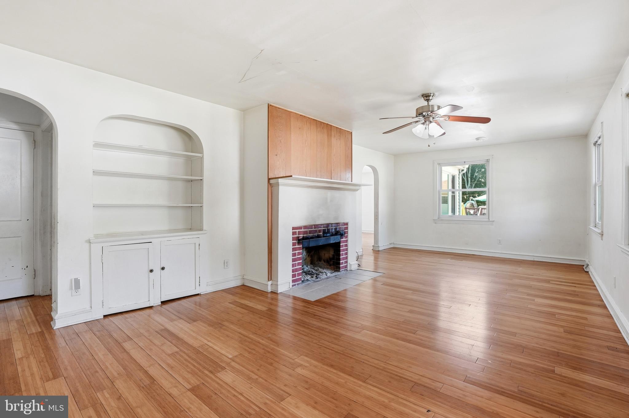 314 South Lippincott Avenue Maple Shade, NJ 08052 - Photo 3 of 33