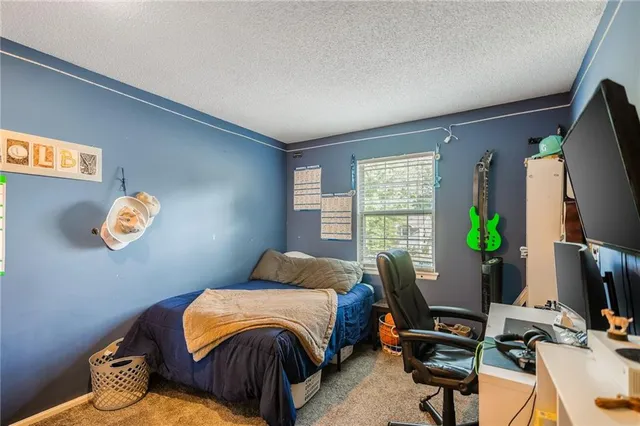 $299,900 | 1052 Southwest Twin Creek Drive, Lee's Summit, MO 64081