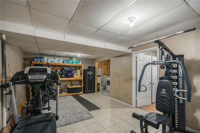 $299,900 | 1052 Southwest Twin Creek Drive, Lee's Summit, MO 64081