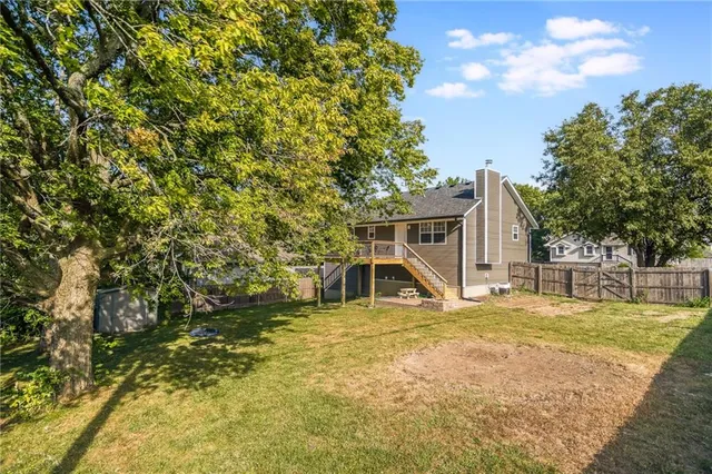 $299,900 | 1052 Southwest Twin Creek Drive, Lee's Summit, MO 64081