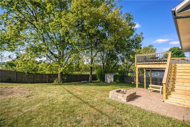 $299,900 | 1052 Southwest Twin Creek Drive, Lee's Summit, MO 64081