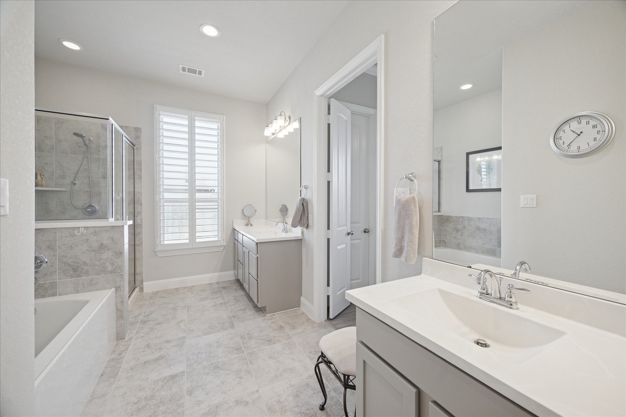 4615 Verbena Valley Way Spring, TX 77388 - Photo 13 of 25 Two separate sink areas give you room to spread out while you get ready for your day!