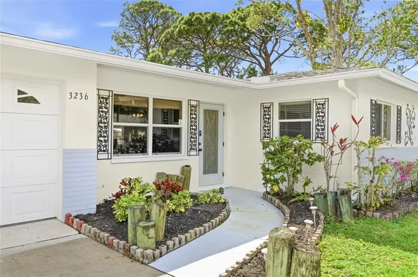 $2,750 | 3236 Ashton Road, Sarasota, FL 34231