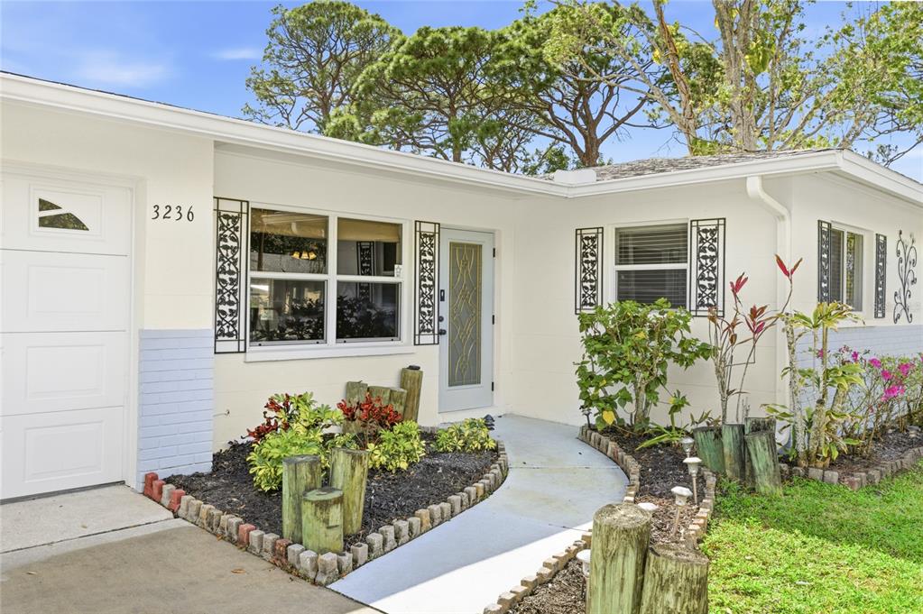 3236 Ashton Road Sarasota, FL 34231 - Photo 5 of 33