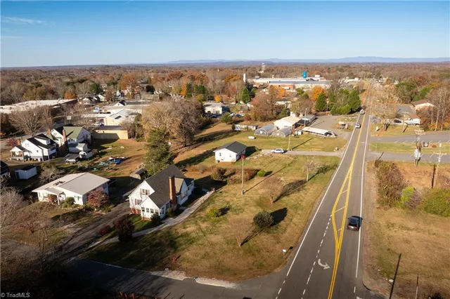 $270,000 | 624 East 52 Bypass, Pilot Mountain, NC 27041