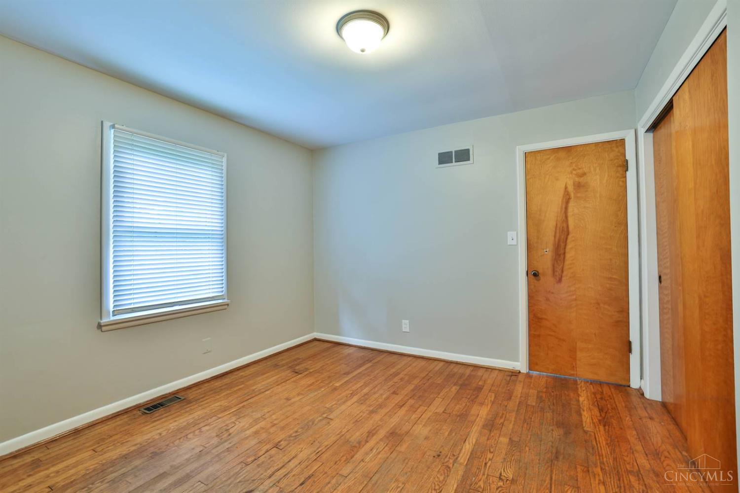 8747 Cheviot Road Cincinnati, OH 45251 - Photo 17 of 28