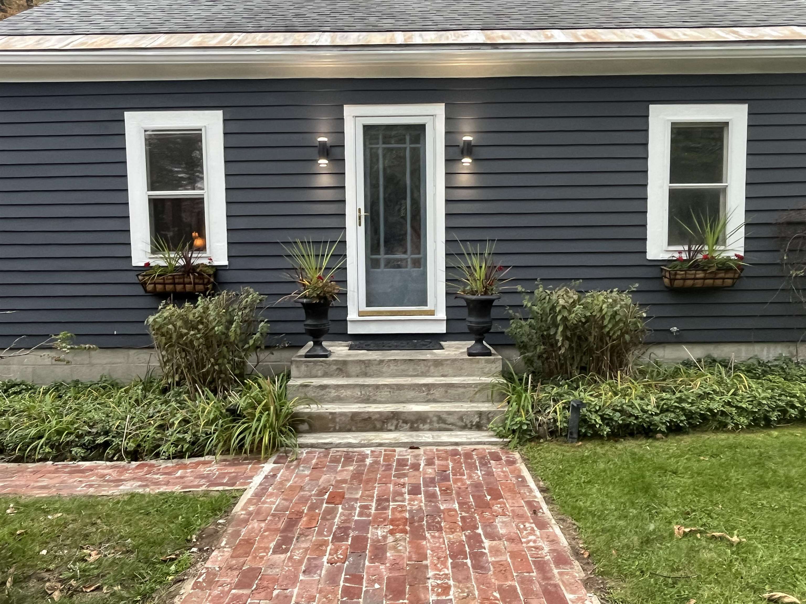 883 South Brownell Road Williston, VT 05495 - Photo 2 of 19