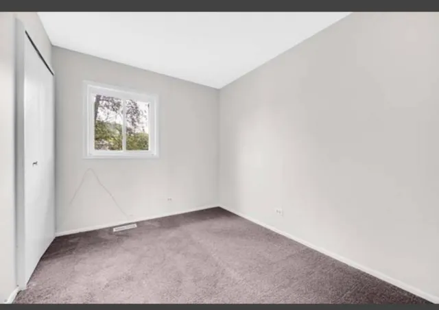 $2,400 | 1765 Short Avenue, Streamwood, IL 60107