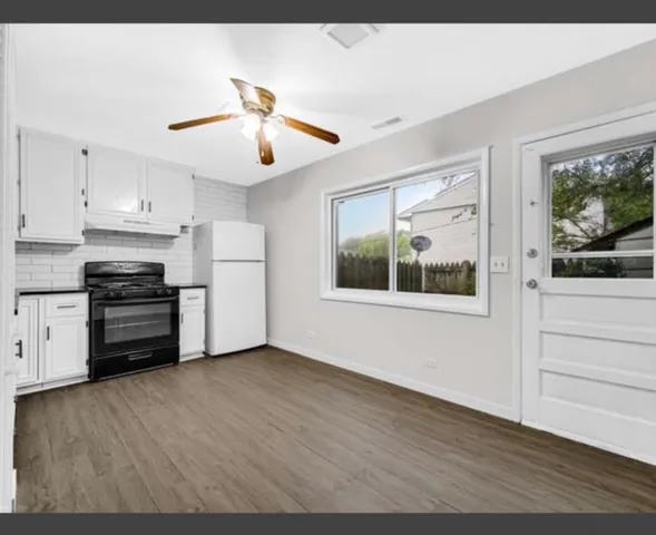 $2,400 | 1765 Short Avenue, Streamwood, IL 60107