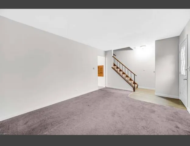 $2,400 | 1765 Short Avenue, Streamwood, IL 60107