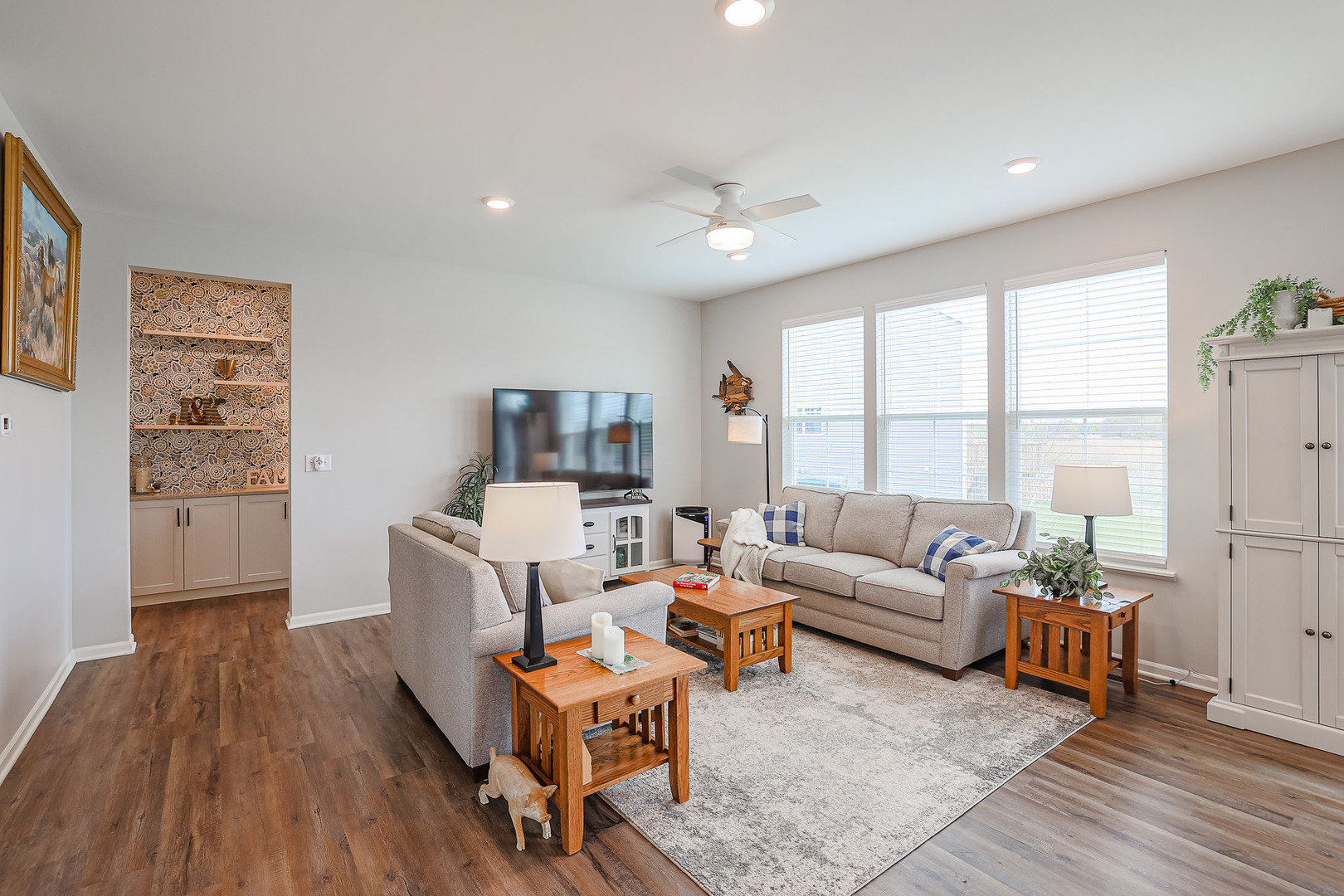216 North Barry Road South Elgin, IL 60177 - Photo 12 of 50 a living room with furniture and a window