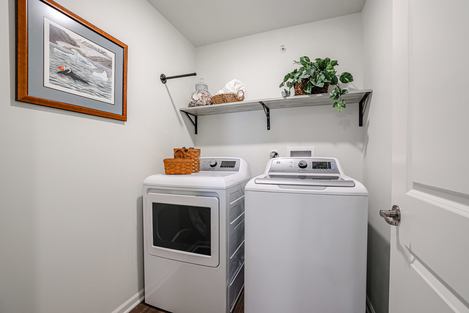 216 North Barry Road South Elgin, IL 60177 - Photo 27 of 50 a utility room with dryer and washer