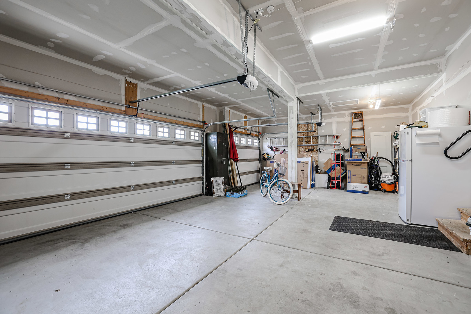 216 North Barry Road South Elgin, IL 60177 - Photo 31 of 50 a view of parking garage with cars