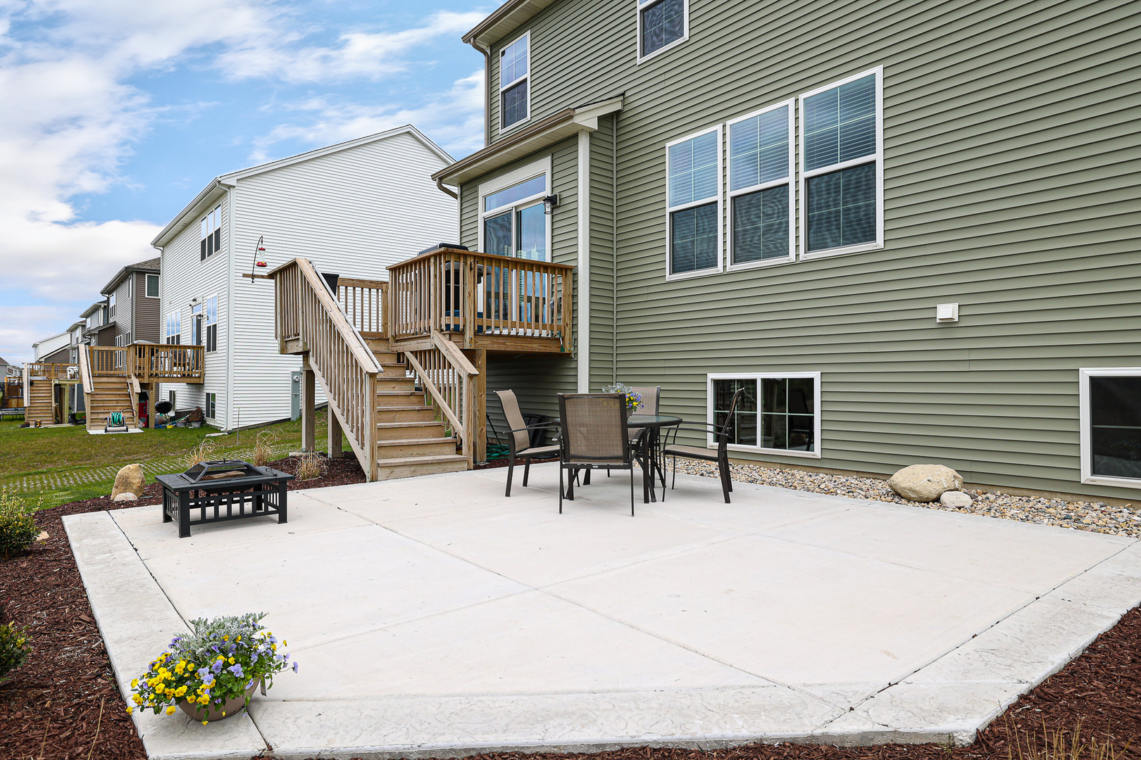 216 North Barry Road South Elgin, IL 60177 - Photo 39 of 50 a view of outdoor space yard deck and patio