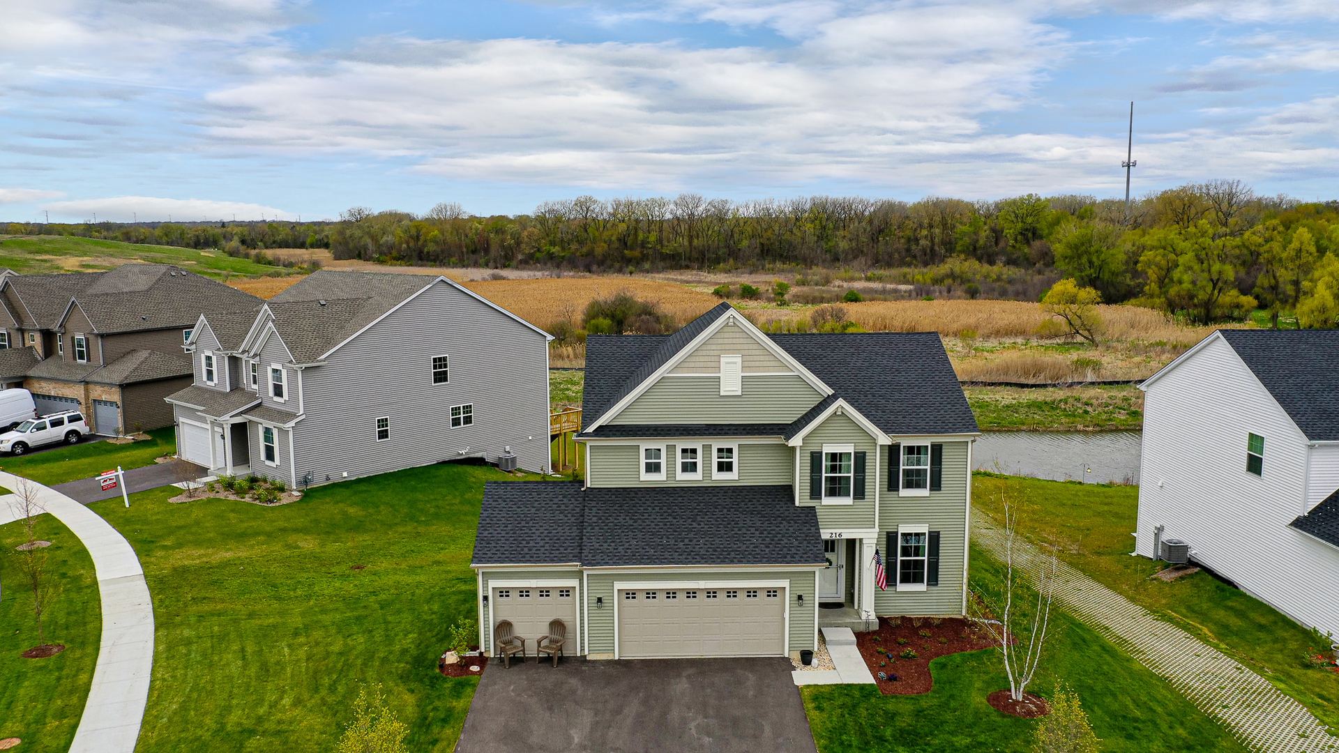 216 North Barry Road South Elgin, IL 60177 - Photo 44 of 50 an aerial view of a house