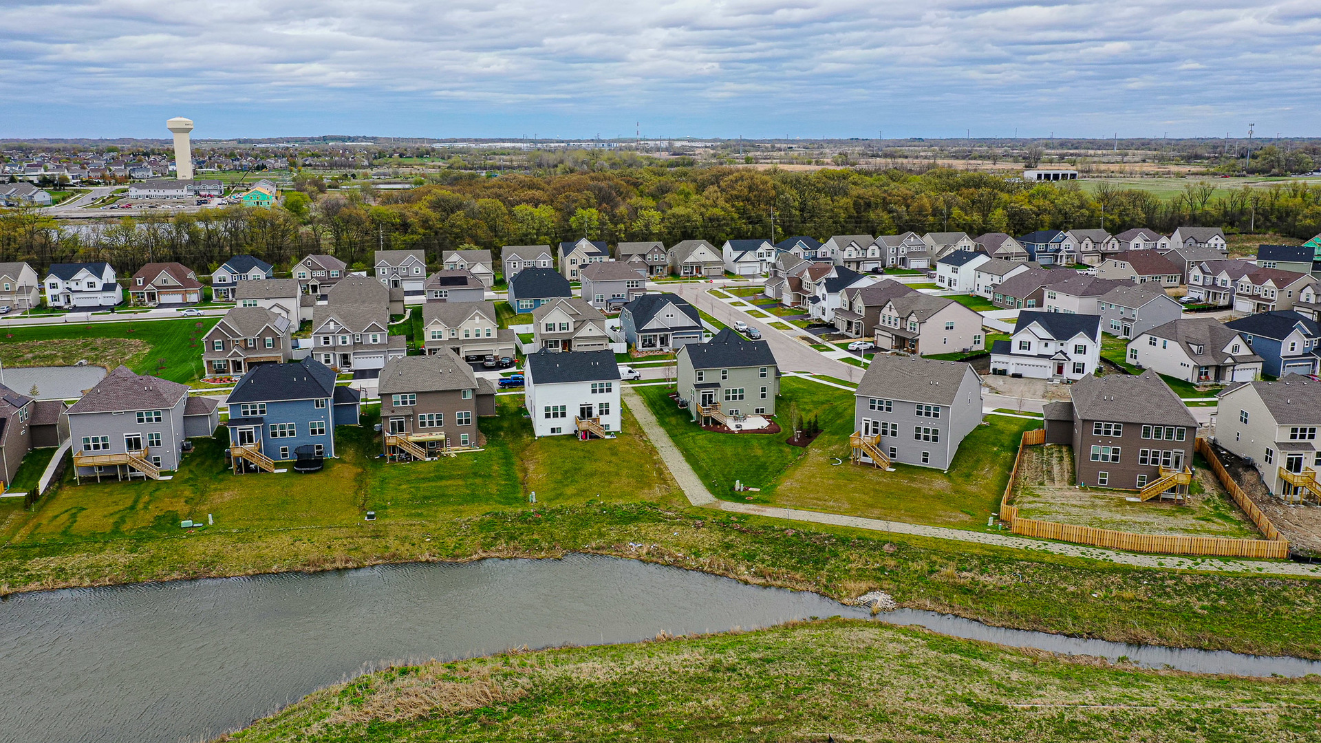 216 North Barry Road South Elgin, IL 60177 - Photo 48 of 50 a view of a city with lawn chairs