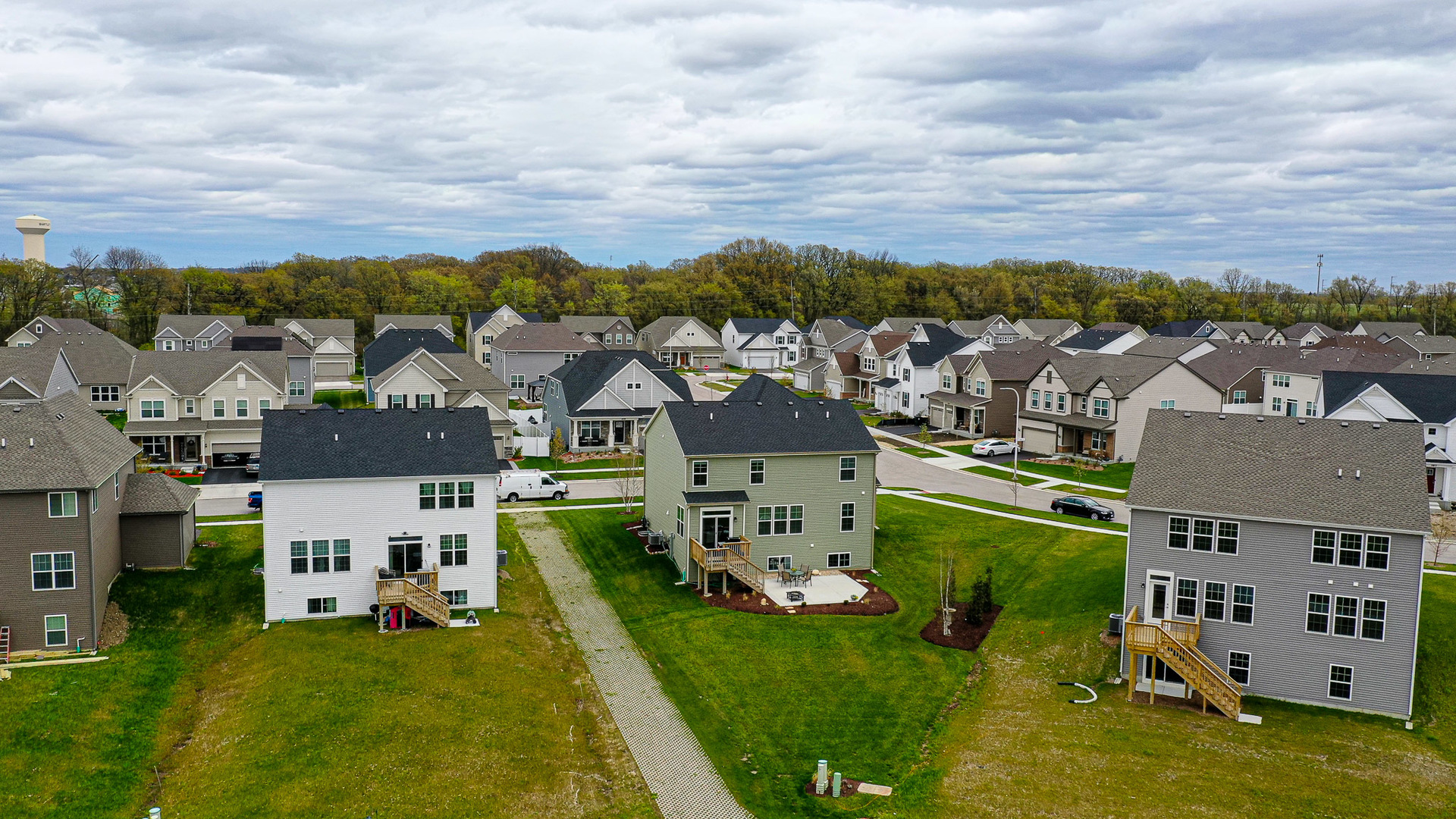 216 North Barry Road South Elgin, IL 60177 - Photo 49 of 50 a view of a city