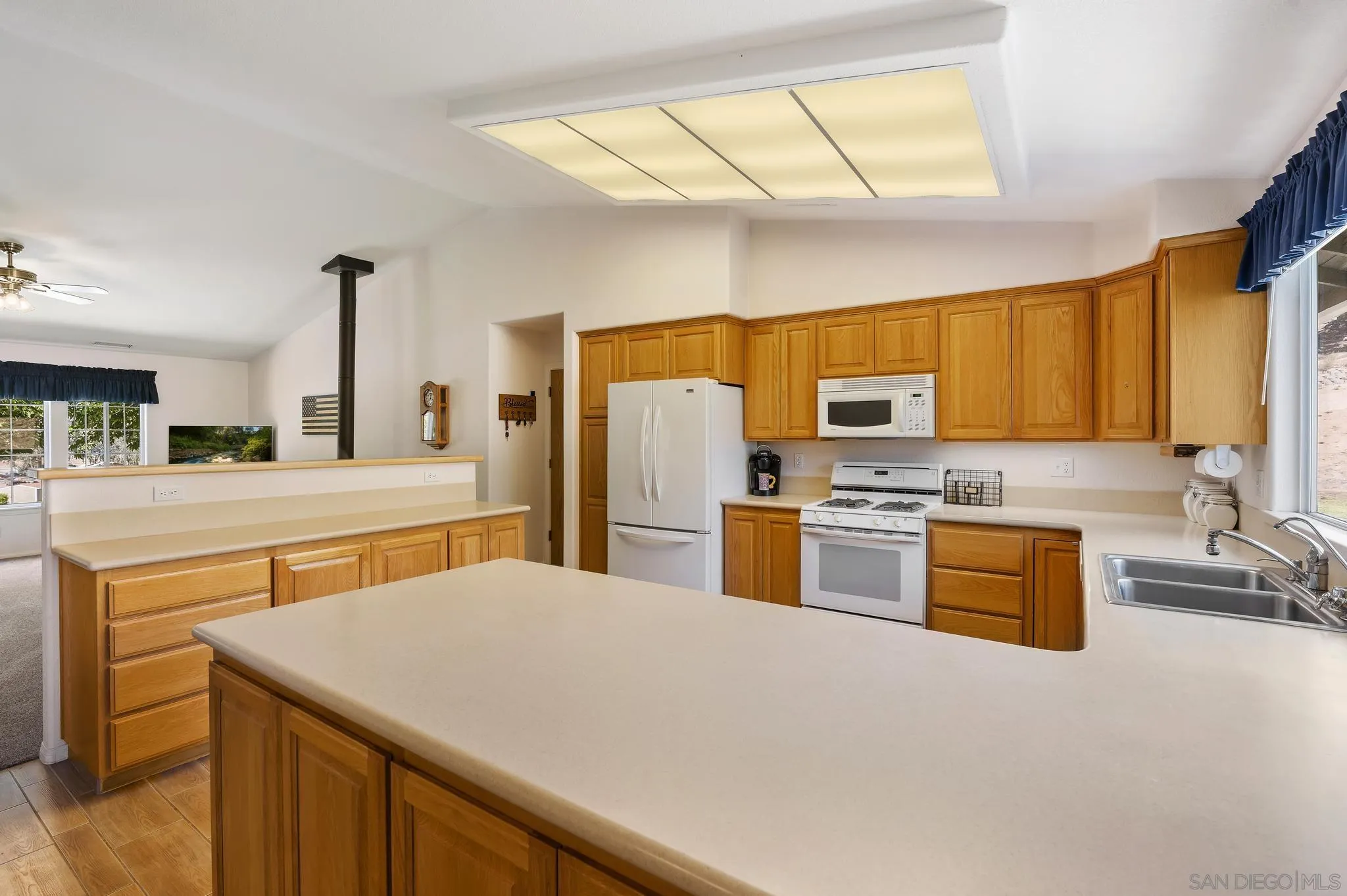 532 Amigos Road Ramona, CA 92065 - Photo 5 of 51 Gallery Image 5
