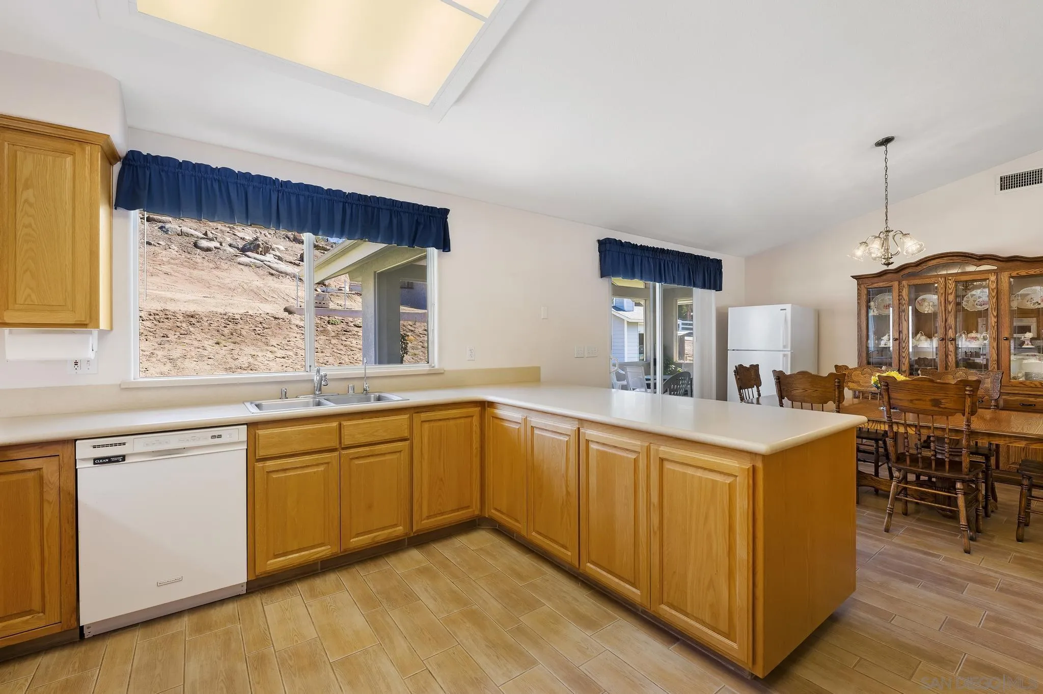 532 Amigos Road Ramona, CA 92065 - Photo 6 of 51 Gallery Image 6