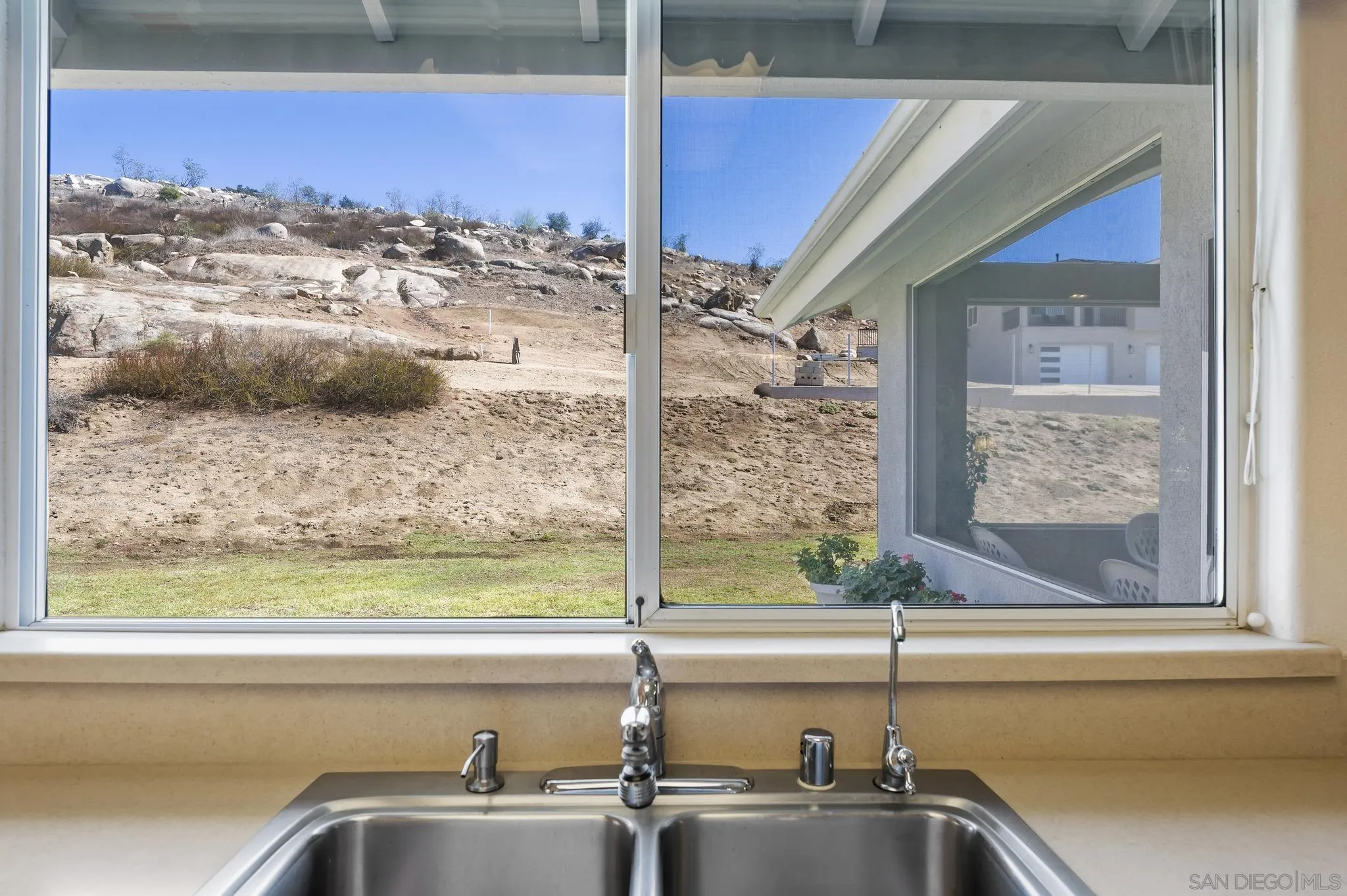 532 Amigos Road Ramona, CA 92065 - Photo 9 of 51 Gallery Image 9
