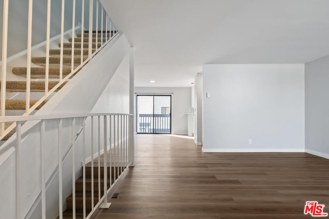 29239 Heathercliff Road, Unit 12 Malibu, CA 90265 - Photo 8 of 21