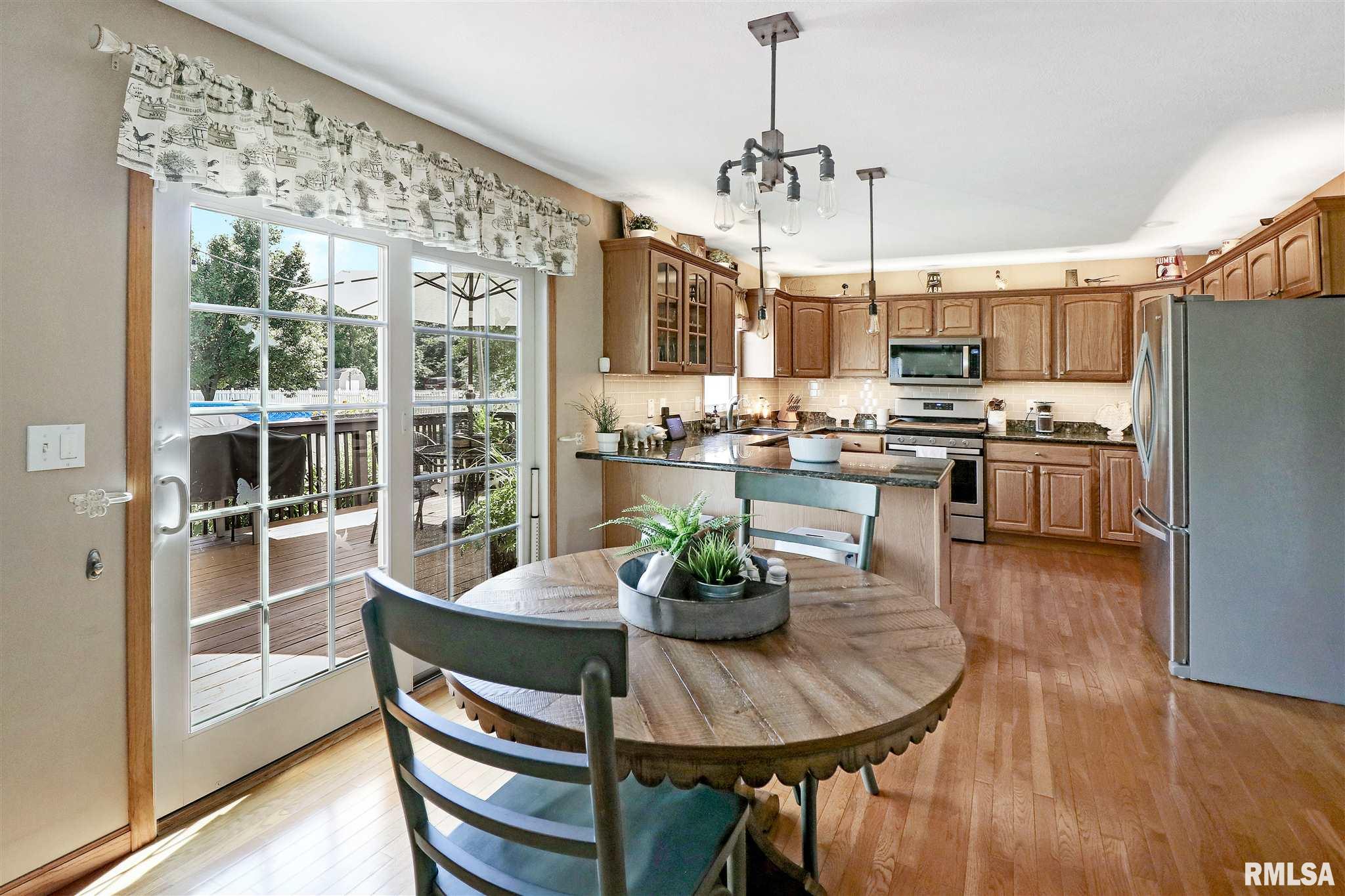 1606 Sycamore Washington, IL 61571 - Photo 12 of 38 Gallery Image 12
