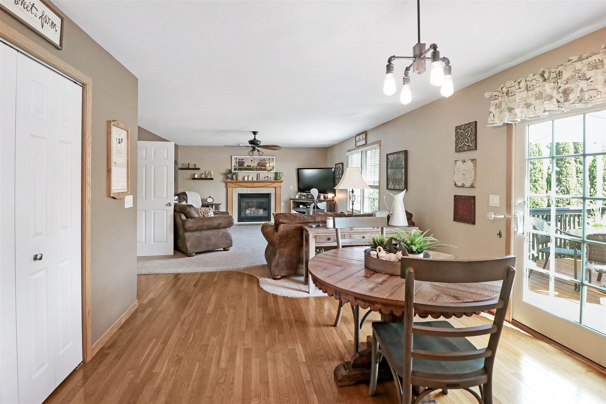1606 Sycamore Washington, IL 61571 - Photo 13 of 38 Gallery Image 13