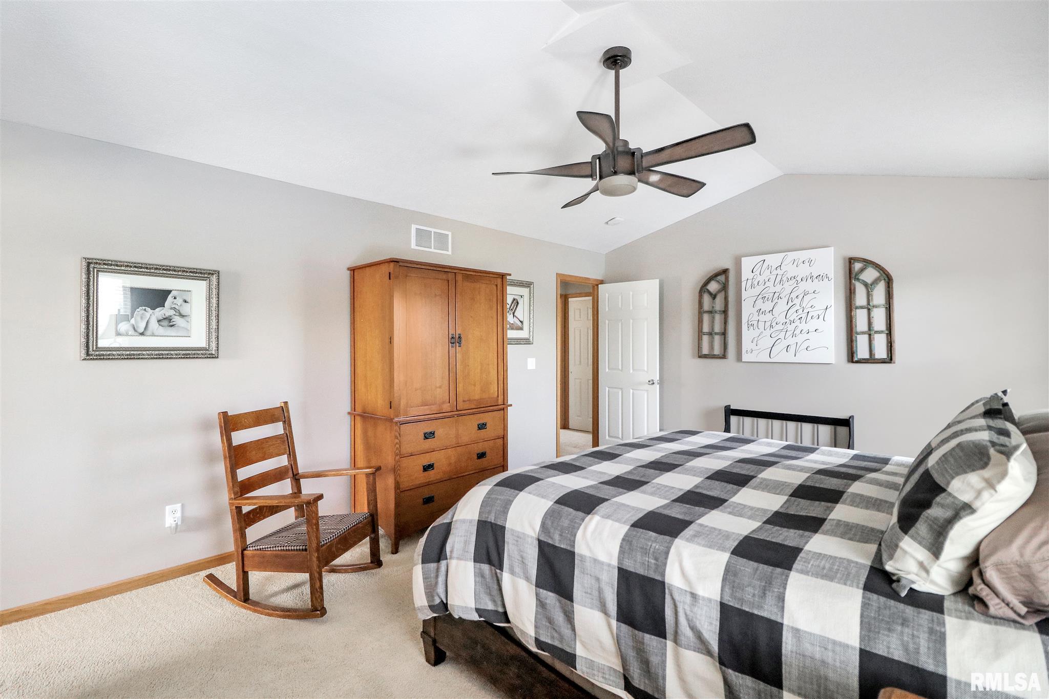 1606 Sycamore Washington, IL 61571 - Photo 18 of 38 Gallery Image 18